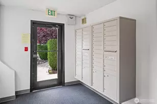 12701 NE 9th Pl, Bellevue, WA 98005 - Photo 16