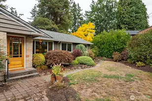 124 N 180th St, Shoreline, WA 98133 - Photo 2