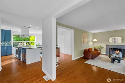 2537 NE 97th Street, Seattle, WA 98115 - Photo 4