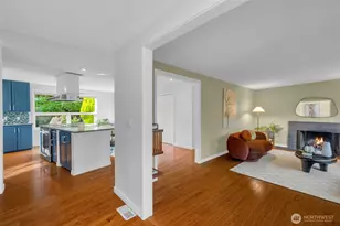 2537 NE 97th St, Seattle, WA 98115 - Photo 4
