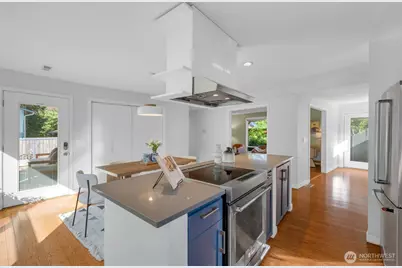2537 NE 97th Street, Seattle, WA 98115 - Photo 10