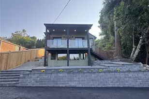 4015 Burton Pl W, Seattle, WA 98199 - Photo 2