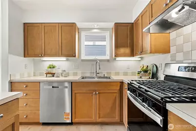 6735 Shaffer Avenue S, Seattle, WA 98108 - Photo 14