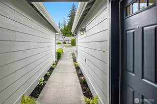 23897 NE 112th Cir, Redmond, WA 98053 - Photo 2