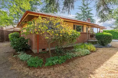 344 SE O'Leary Street, Oak Harbor, WA 98277 - Photo 2