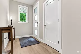 9208 NE 186th Pl, Bothell, WA 98011 - Photo 2