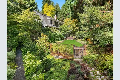 3816 E Spring Street, Seattle, WA 98122 - Photo 2