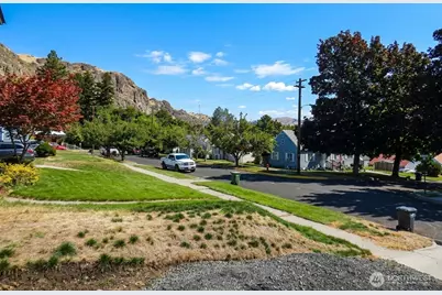 308 Stevens Avenue, Coulee Dam, WA 99116 - Photo 2