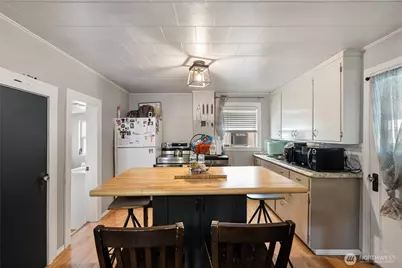 227 S Cedar Street, Buckley, WA 98321 - Photo 14