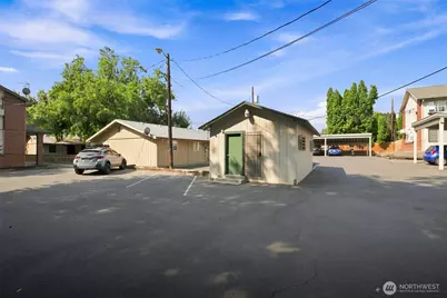 1403 S 18th Avenue, Yakima, WA 98902 - Photo 18
