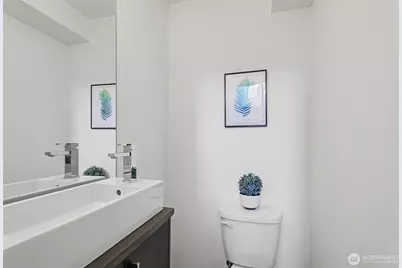 728 3rd Avenue N, Seattle, WA 98109 - Photo 12