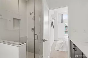 728 3rd Ave N, Seattle, WA 98109 - Photo 18