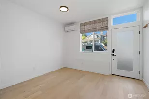 4608 Woodland Park Ave N, Seattle, WA 98103 - Photo 6