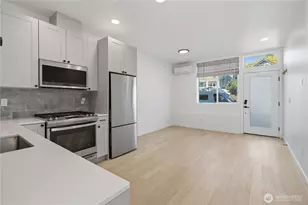 4608 Woodland Park Ave N, Seattle, WA 98103 - Photo 4