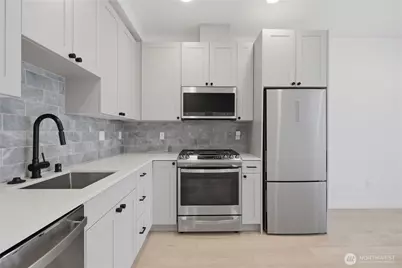 4608 Woodland Park Avenue N, Seattle, WA 98103 - Photo 8