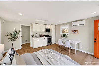 2909 SW Cloverdale Street, Seattle, WA 98126 - Photo 2