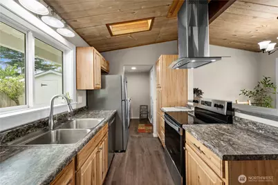 1418 Hillcrest Parkway, Mount Vernon, WA 98274 - Photo 10