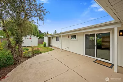 1418 Hillcrest Parkway, Mount Vernon, WA 98274 - Photo 24