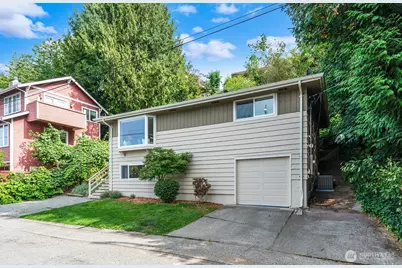 5625 SW Teig Place, Seattle, WA 98116 - Photo 2