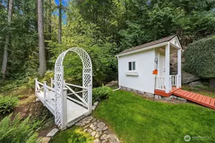 17101 NE 28th Pl, Bellevue, WA 98008 - Photo 32