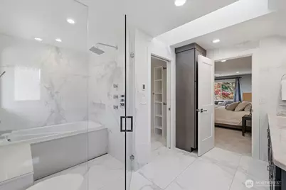 21108 NE 42nd Street, Sammamish, WA 98074 - Photo 18