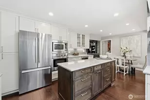 21108 NE 42nd St, Sammamish, WA 98074 - Photo 2