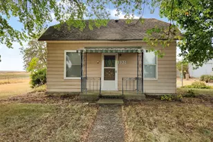 103 W Oak St, Almira, WA 99103 - Photo 1