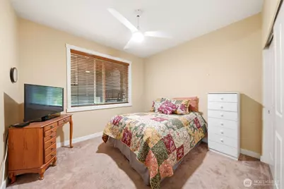 24750 NE 3rd Place, Sammamish, WA 98074 - Photo 18