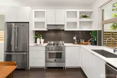 4112 Linden Avenue N #A, Seattle, WA 98103 - Photo 12