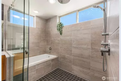 4112 Linden Avenue N #A, Seattle, WA 98103 - Photo 18