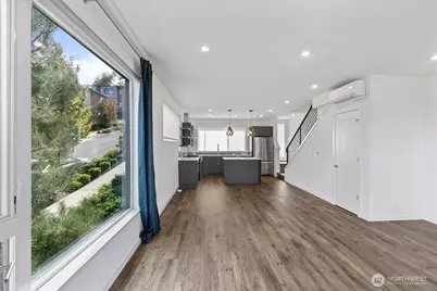 3821 S Cloverdale St, Seattle, WA 98118 - Photo 2