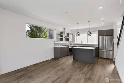 3821 S Cloverdale St, Seattle, WA 98118 - Photo 6
