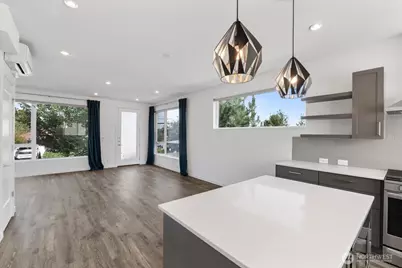 3821 S Cloverdale St, Seattle, WA 98118 - Photo 10