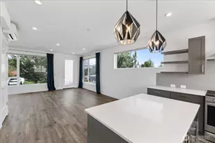 3821 S Cloverdale St, Seattle, WA 98118 - Photo 10