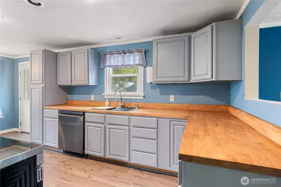 2524 Barnett Street, Bremerton, WA 98310 - Photo 8