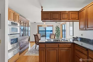 561 E Rauschert Rd, Grapeview, WA 98546 - Photo 12