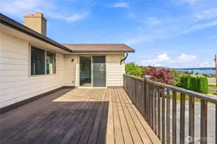 1462 SE Camano Dr, Camano Island, WA 98282 - Photo 12