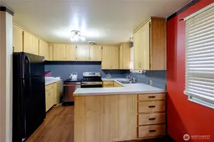 20241 20th Pl NE, Shoreline, WA 98155 - Photo 4