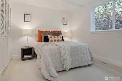 3907 S Edmunds Street, Seattle, WA 98118 - Photo 8