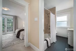 2428 5th Ave W, Seattle, WA 98119 - Photo 18