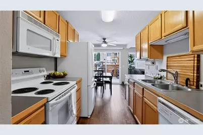 425 45th Street SW #208, Everett, WA 98203 - Photo 14