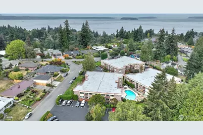 425 45th Street SW #208, Everett, WA 98203 - Photo 1