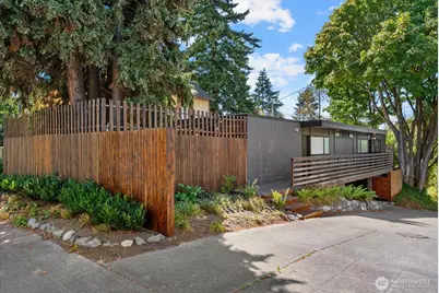 719 721 N 38th Street, Seattle, WA 98103 - Photo 2