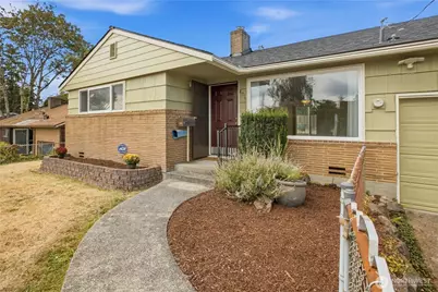 8019 36th Avenue S, Seattle, WA 98118 - Photo 2
