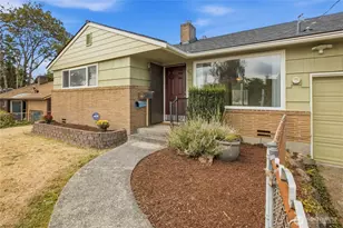 8019 36th Ave S, Seattle, WA 98118 - Photo 2