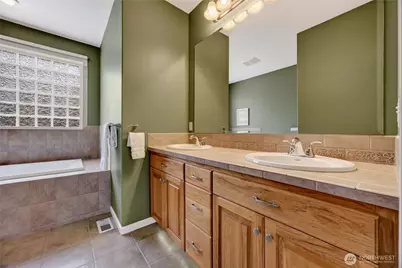8230 144th Drive SE, Snohomish, WA 98290 - Photo 16