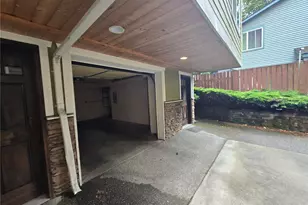 6819 Weedin Pl NE, Seattle, WA 98115 - Photo 16