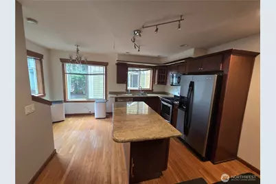 6819 Weedin Place NE, Seattle, WA 98115 - Photo 2