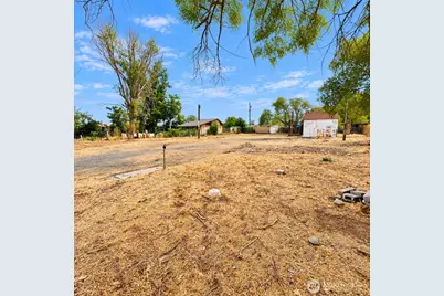 19155 Othello Pl, Soap Lake, WA 98851 - Photo 2