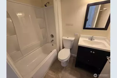 5802 Roosevelt Way NE, Seattle, WA 98105 - Photo 10